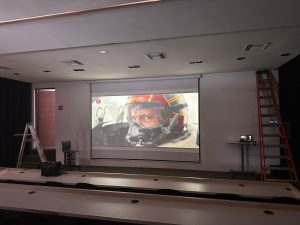 Instalación Proyector 4K y Pantalla Agosto 2025